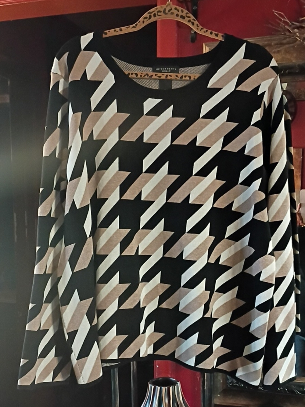 Investments Black and White Geometric Long Sleeve Sweater